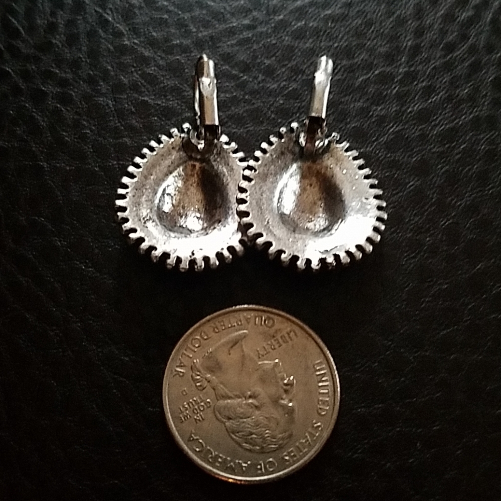 Earrings - Picture 7 of 7